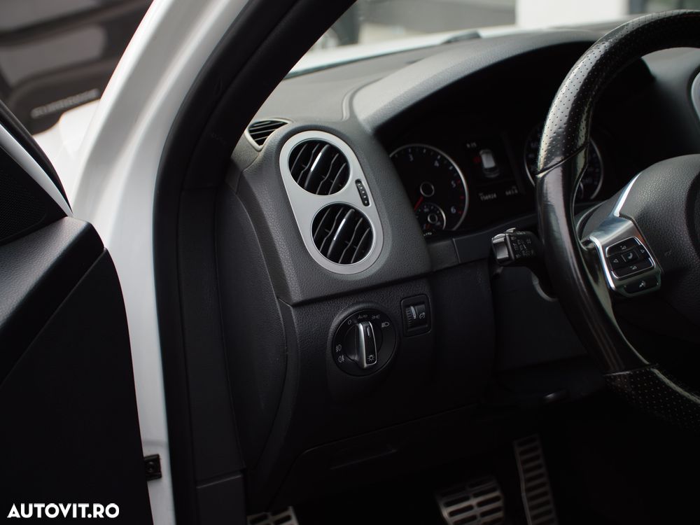 Volkswagen Tiguan 2.0 TDI 4Motion DSG BMT Sport & Style - 25