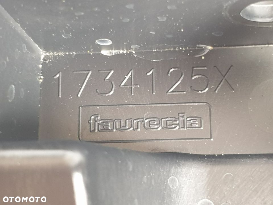 PEUGEOT 3008 5008 od 2017 r . Ślizg zderzaka Prawy Tył - 6