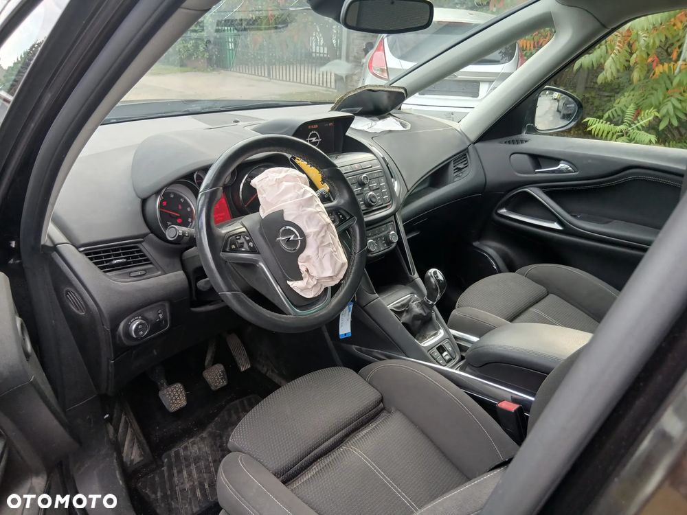 Opel Zafira - 8