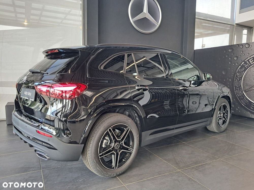 Mercedes-Benz GLA - 20