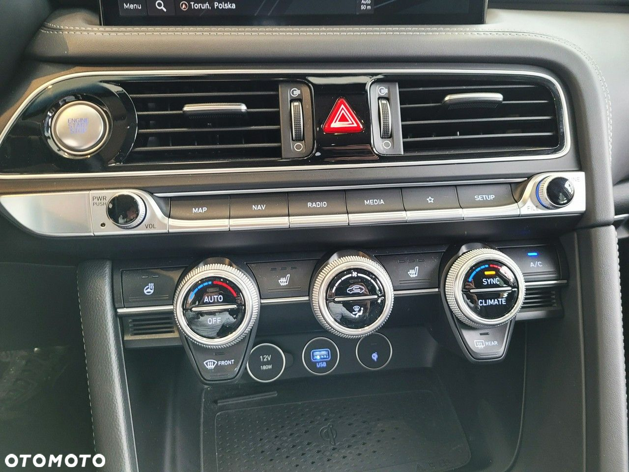 Genesis G70 - 21