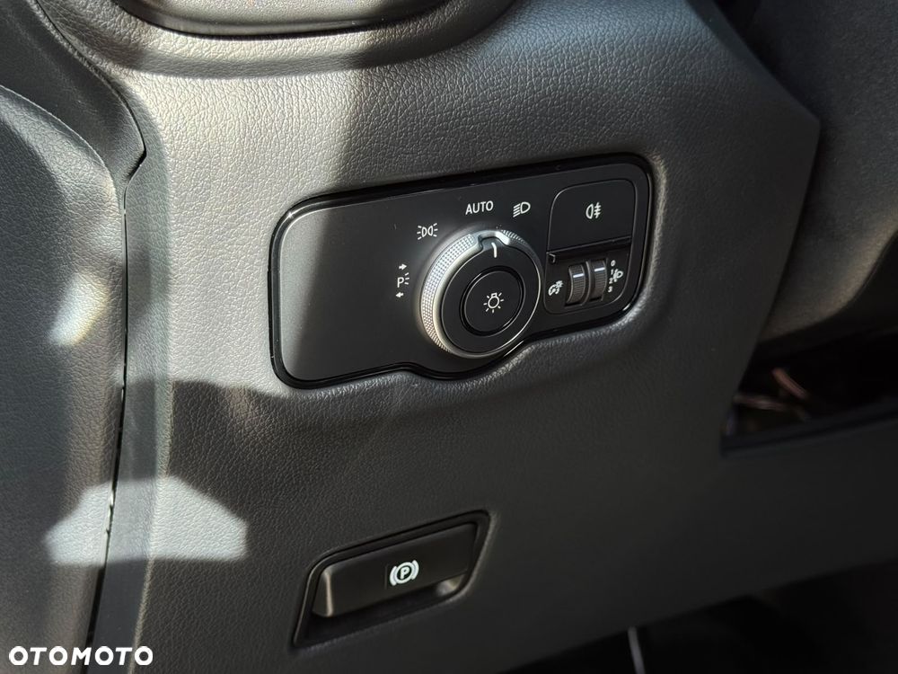 Mercedes-Benz Vito - 24