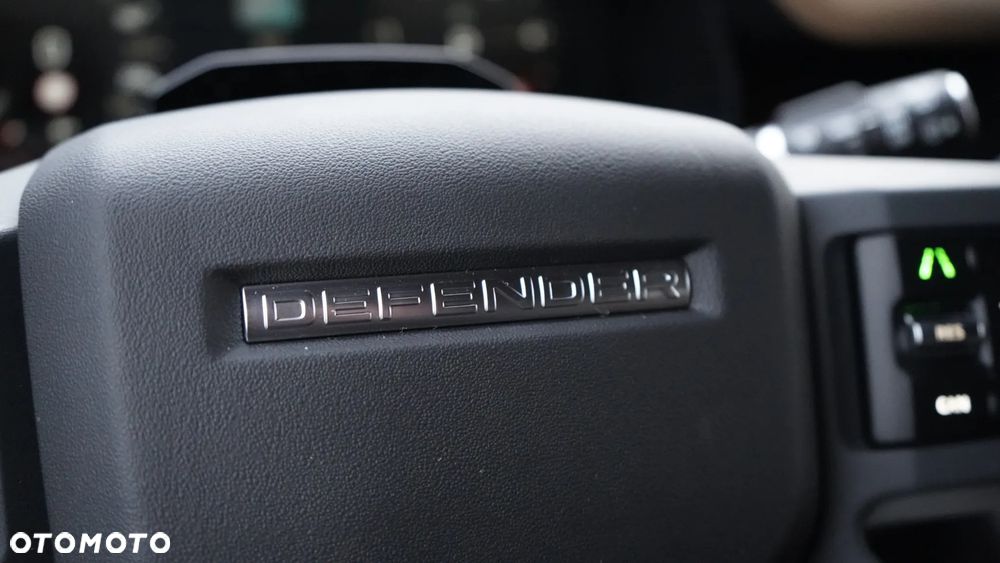 Land Rover Defender 3.0 D350 mHEV X-Dynamic HSE - 18