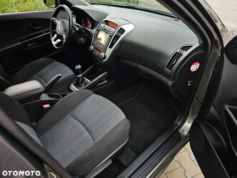 Kia Ceed 1.6 CRDi 115 Spirit - 9