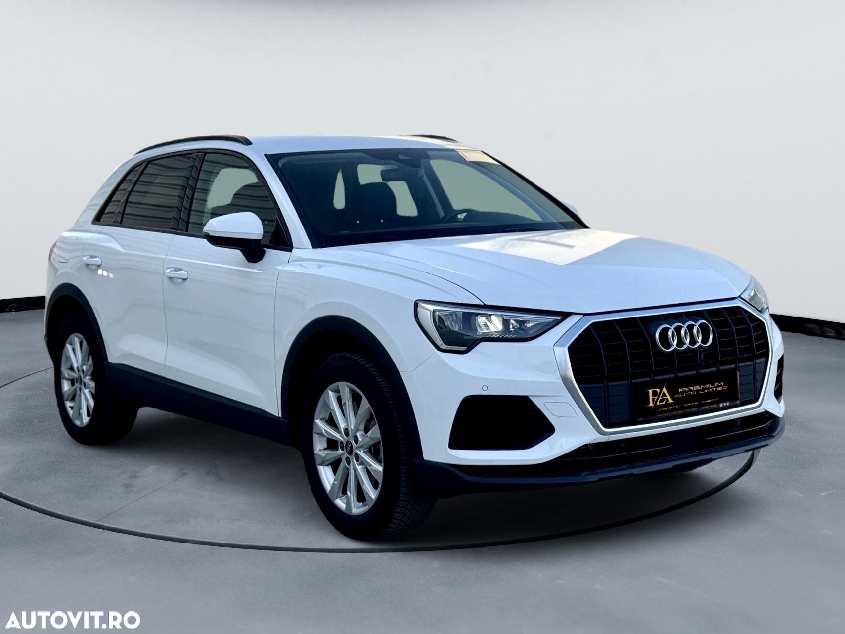 Audi Q3 45 TFSIe S tronic - 1