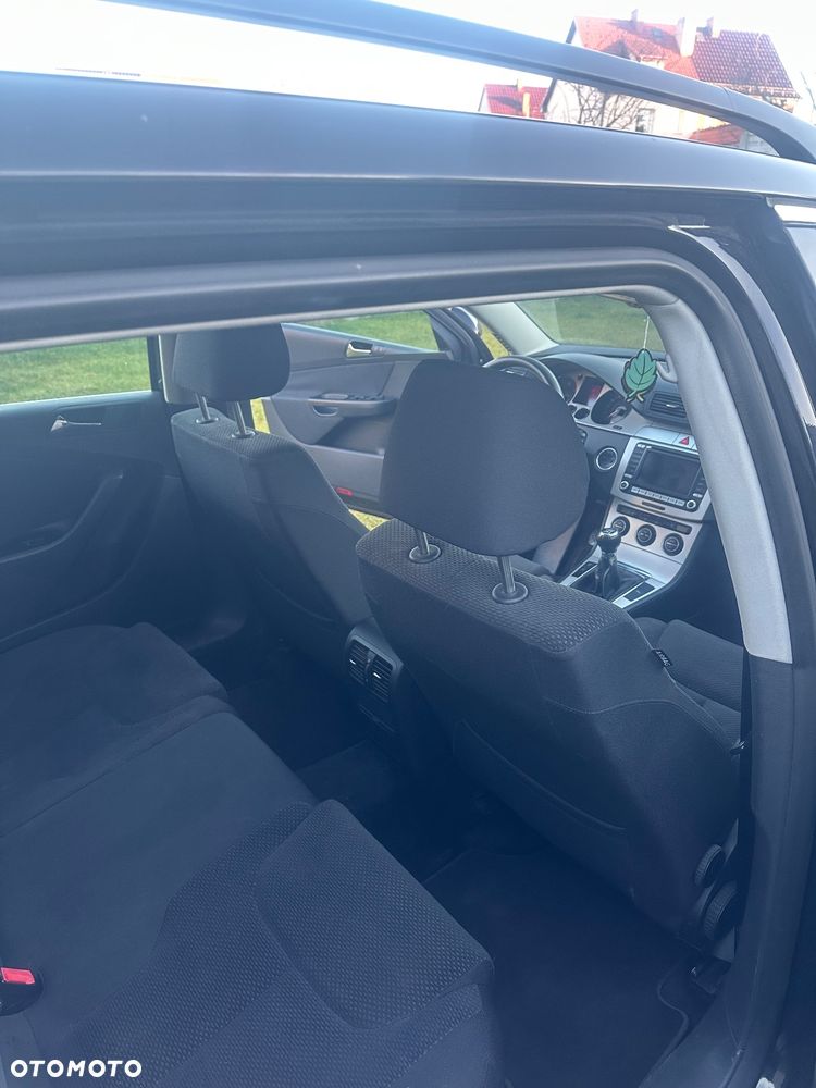 Volkswagen Passat 2.0 TDI Individual - 10