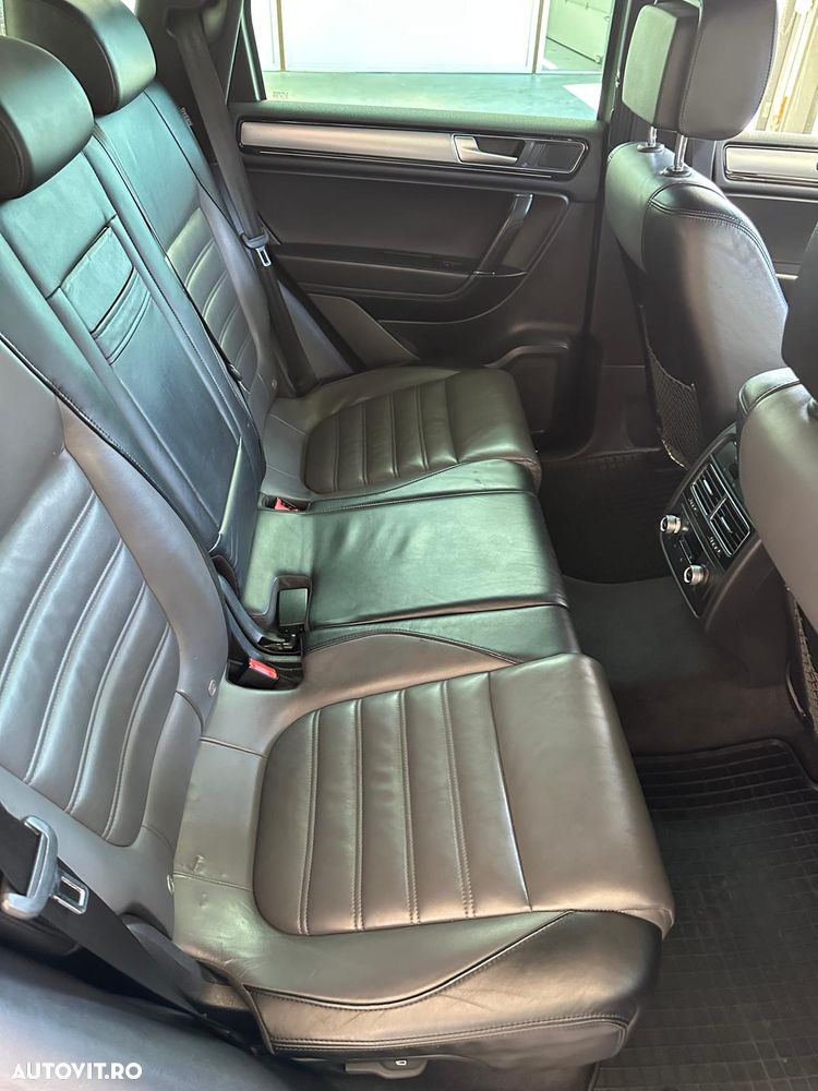 Volkswagen Touareg - 12