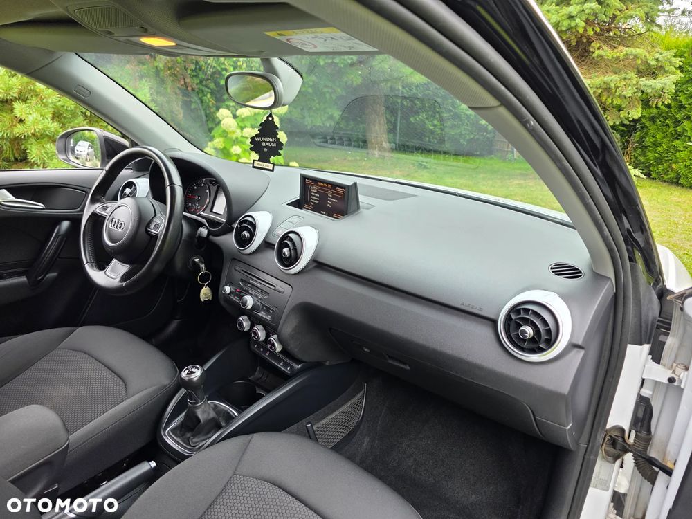 Audi A1 Sportback 1.6 TDI S line edition - 18