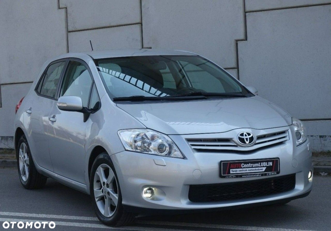 Toyota Auris - 1