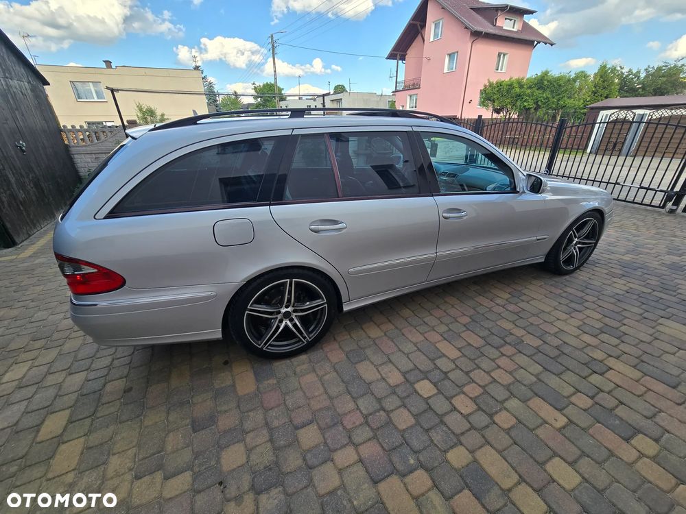 Mercedes-Benz Klasa E 320 CDI 7G-TRONIC Avantgarde DPF - 12