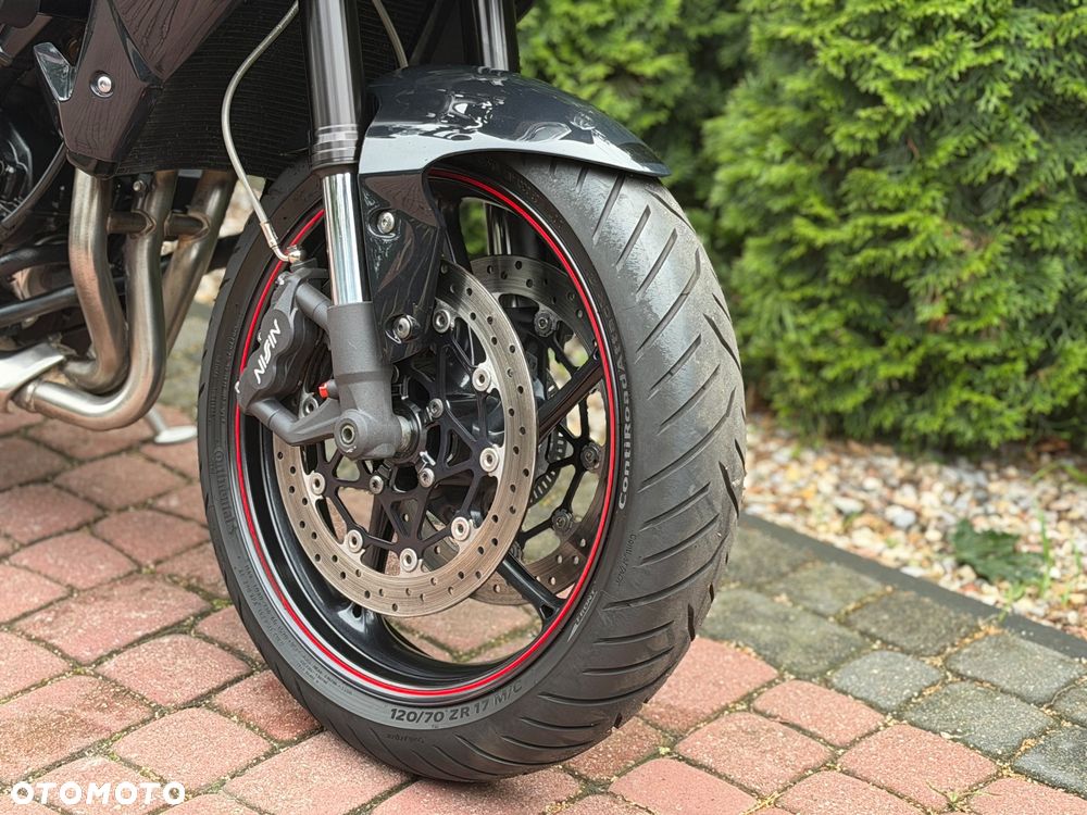 Triumph Street Triple - 23