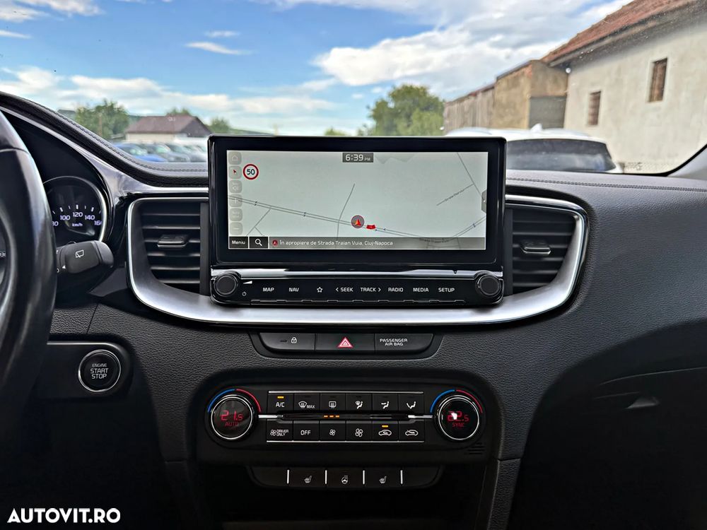 Kia Ceed - 11