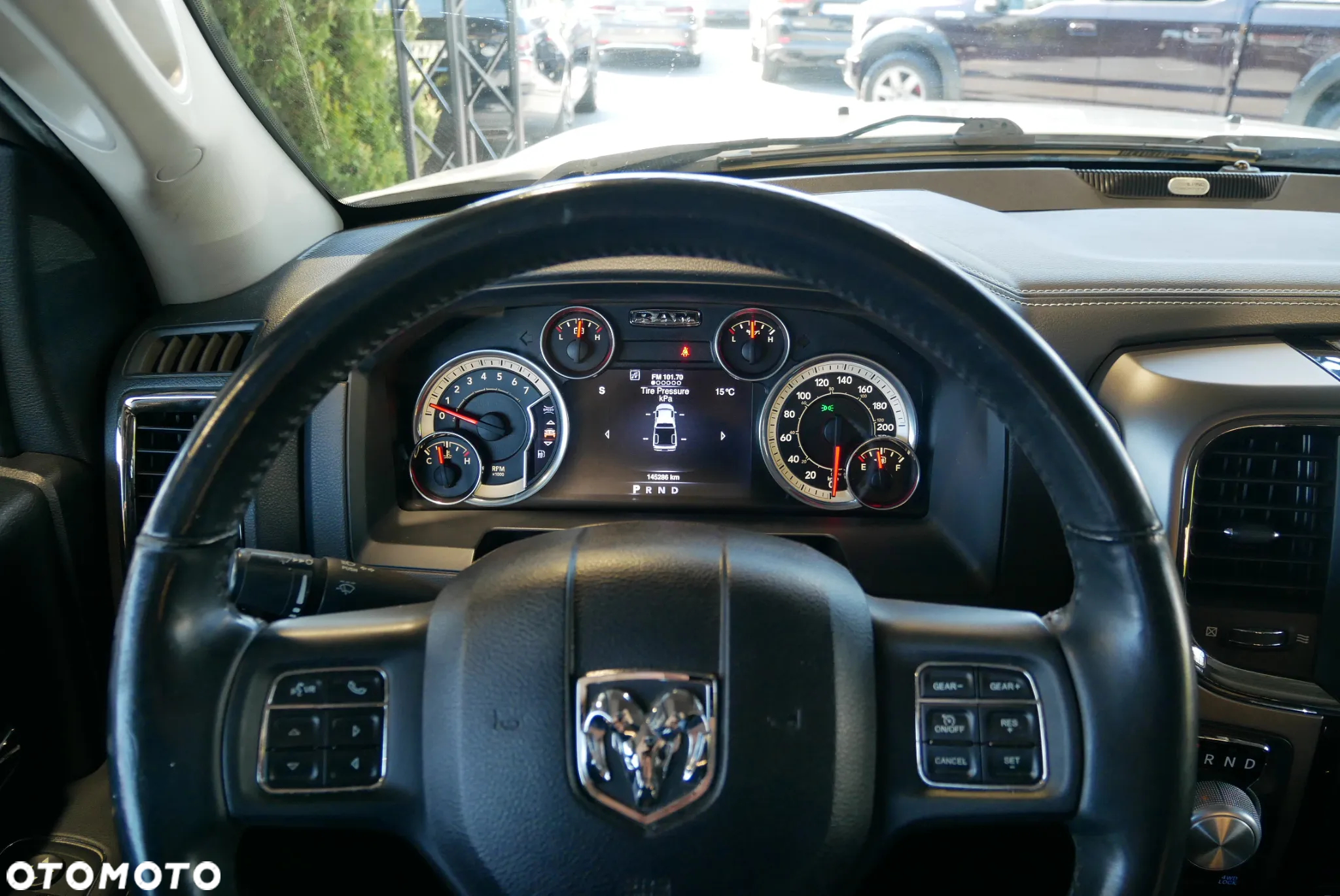 Dodge RAM 1500 5.7 4x4 - 21