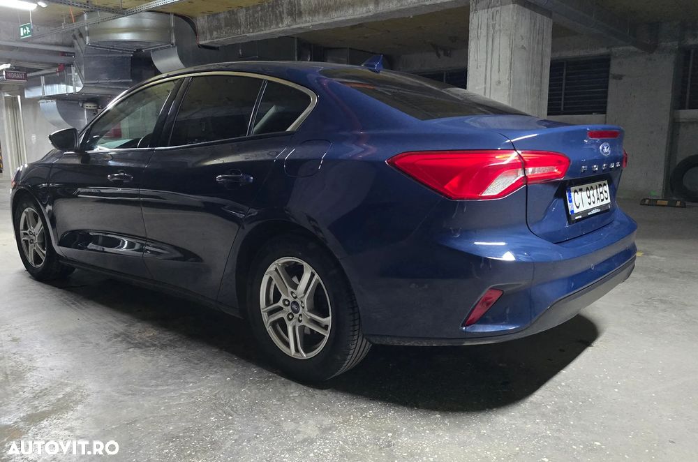 Ford Focus 1.0 EcoBoost Titanium - 4