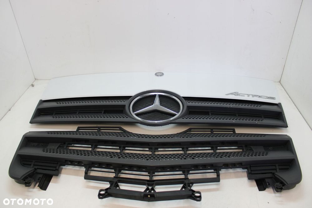 MERCEDES ACTROS MP4 17r ATRAPA GRIL MASKA PRZÓD KOMPLET - 1