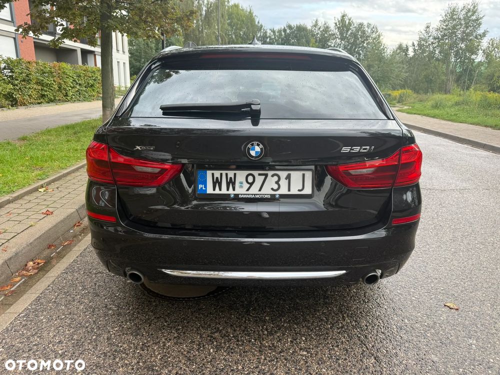 BMW Seria 5 530i xDrive Luxury Line - 11