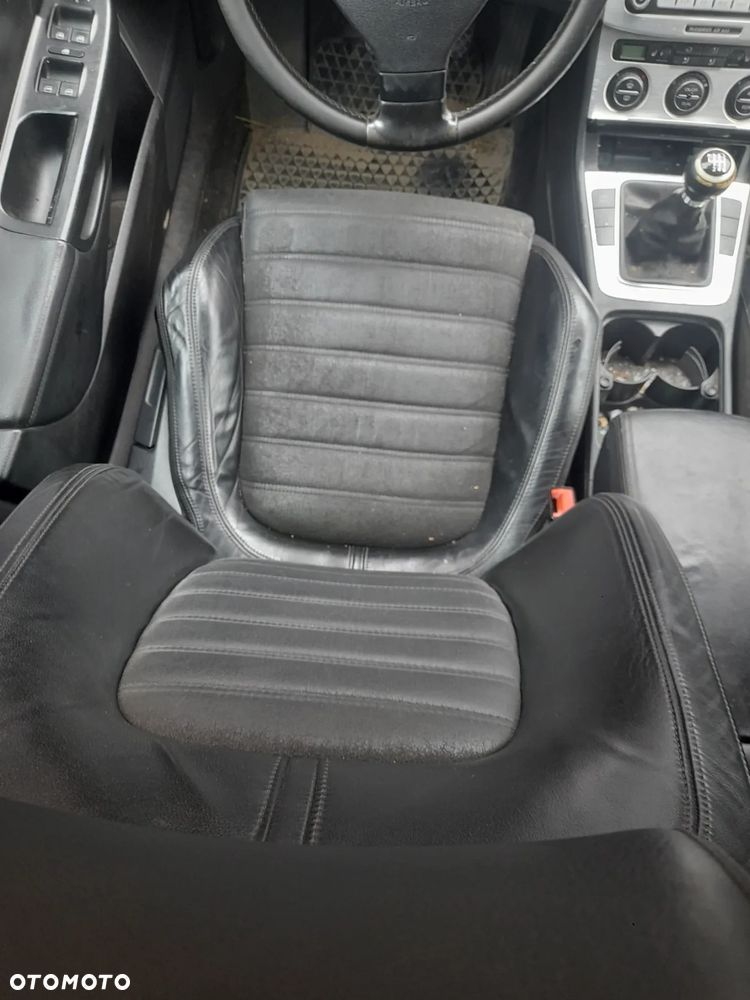 VW PASSAT B6 2.0 TDI BKP 05-09r - RADIO RADIOODTWARZACZ NAVI - 24