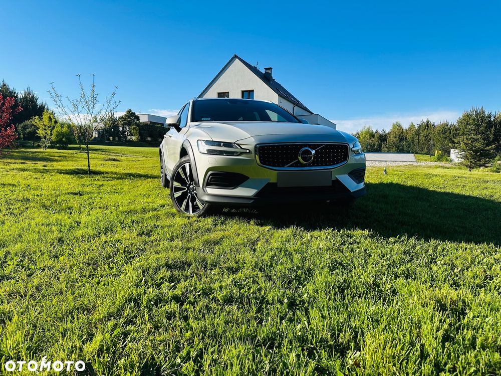 Volvo V60 Cross Country Pro D4 AWD - 1
