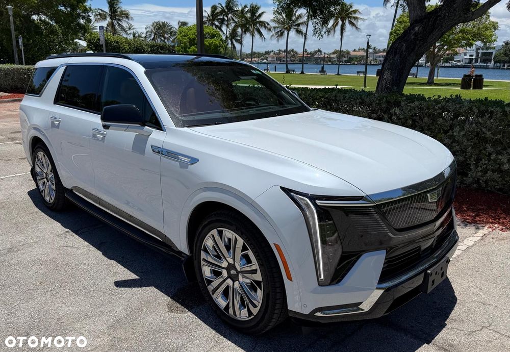 Cadillac Escalade - 1