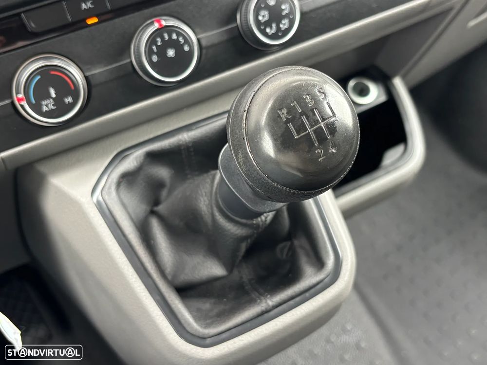 VW Transporter - 28