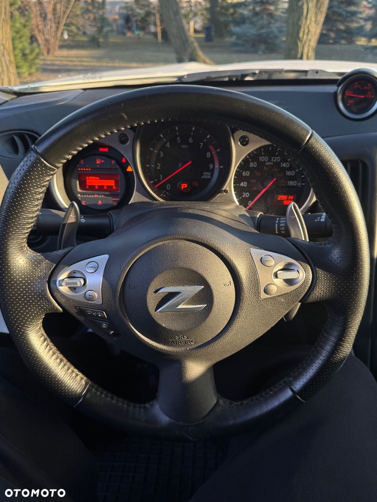 Nissan 370 Z - 18