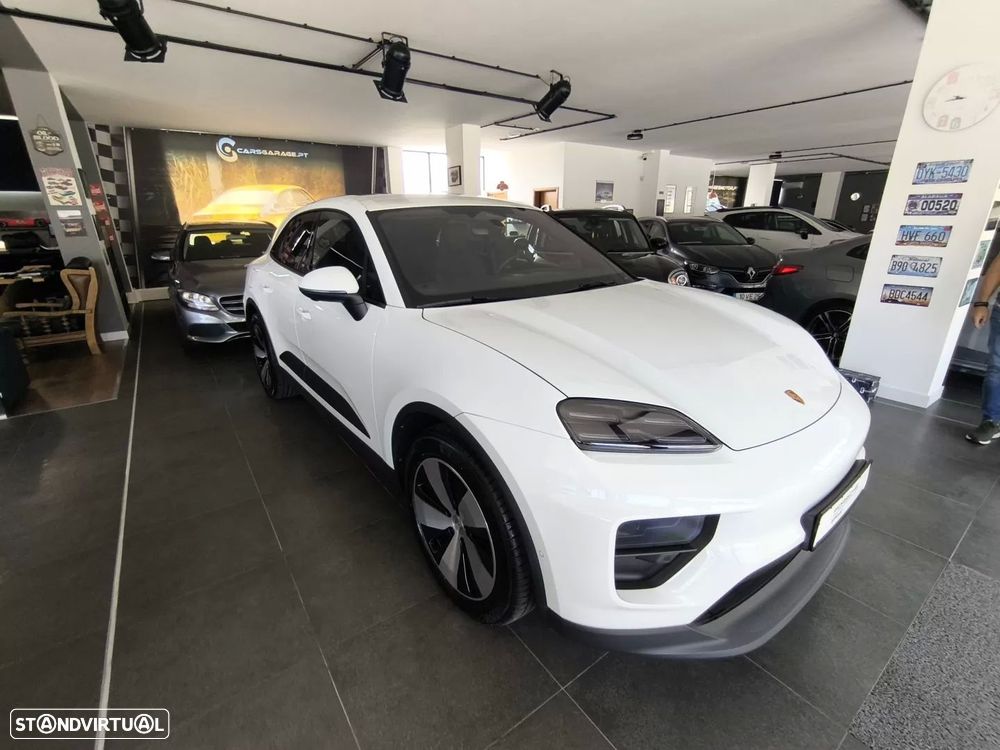 Porsche Macan Electric - 16