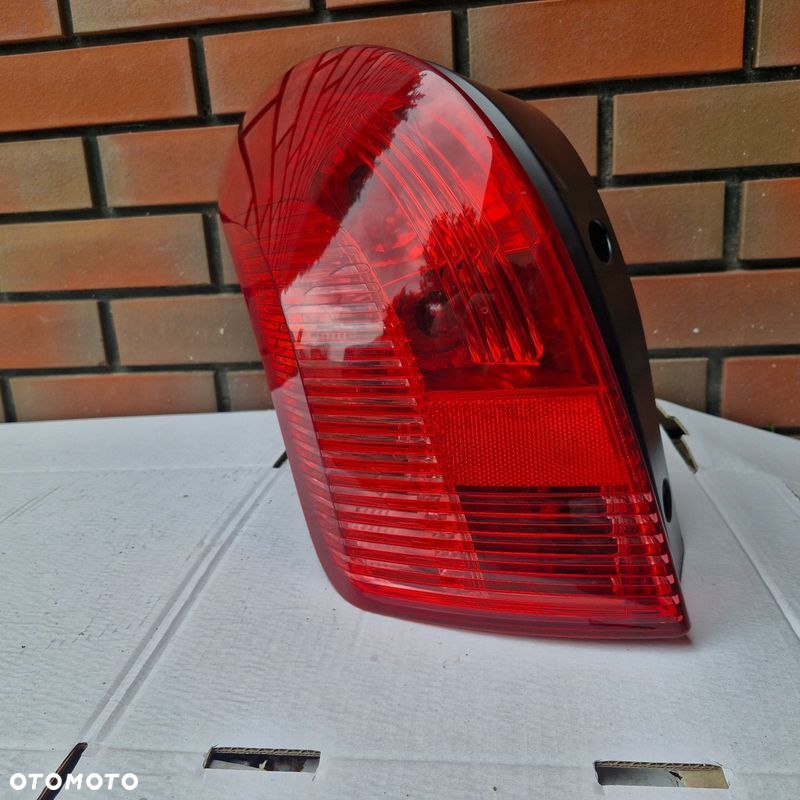 PEUGEOT 308 I SW LAMPA TYŁ LEWA 96814447XT - 2