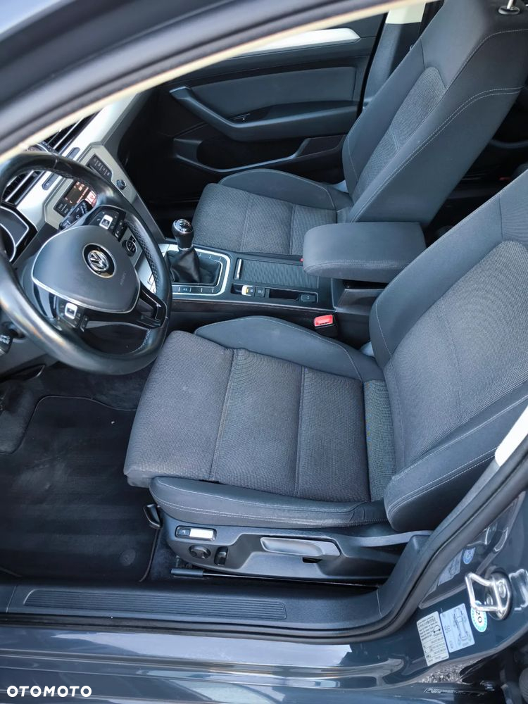 Volkswagen Passat Variant 1.6 TDI (BlueMotion Technology) Comfortline - 14