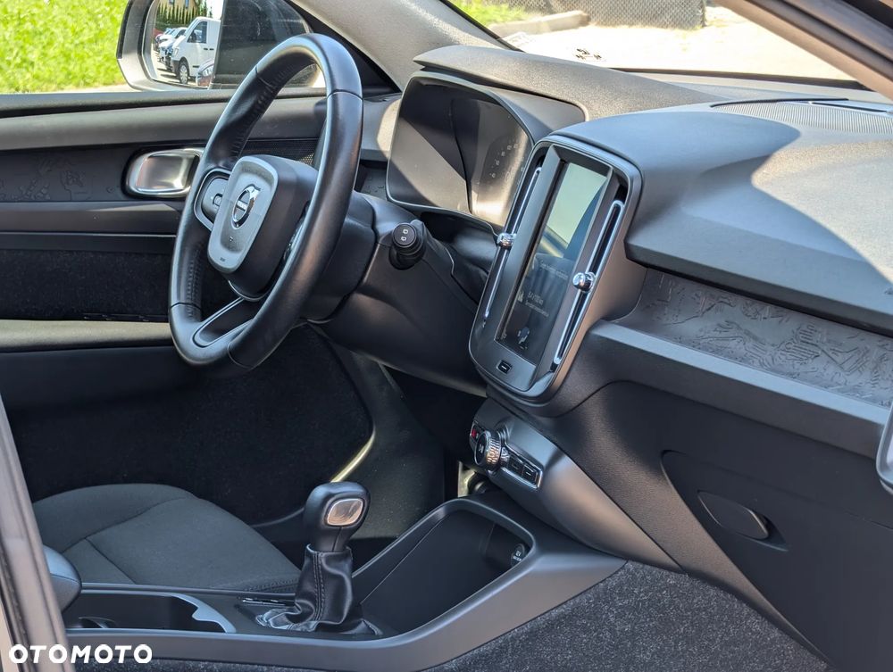 Volvo XC 40 T3 Momentum - 30