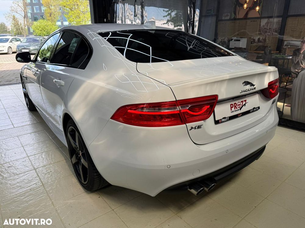 Jaguar XE 2.0 AWD R-Sport - 5