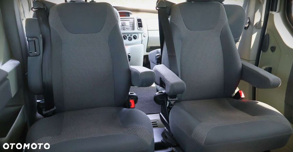 Opel Vivaro - 18