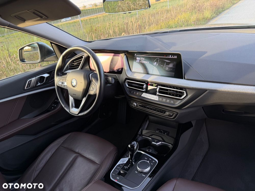BMW Seria 2 218i - 11