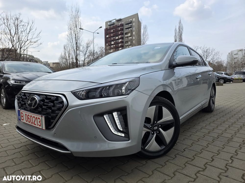 Hyundai IONIQ - 7