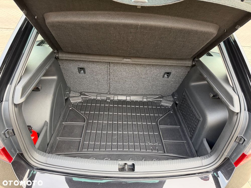 Skoda RAPID 1.4 TSI Ambition Max DSG - 35