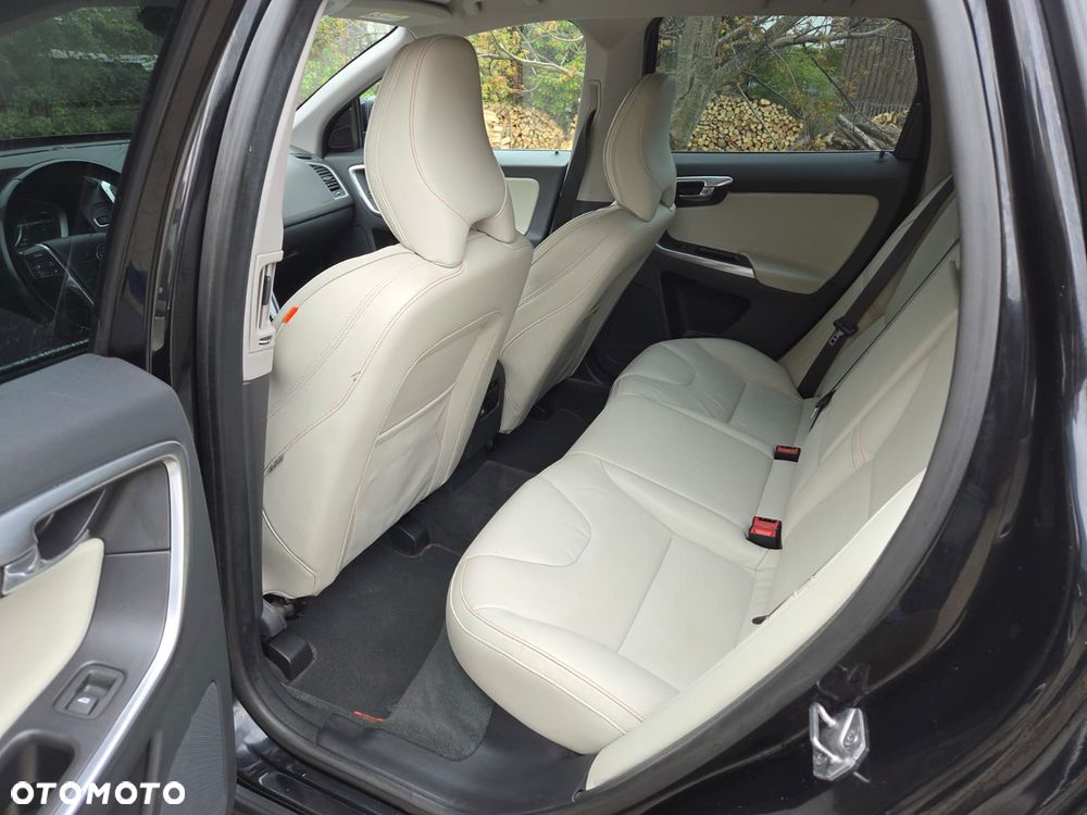 Volvo XC 60 D4 Drive-E Ocean Race - 8