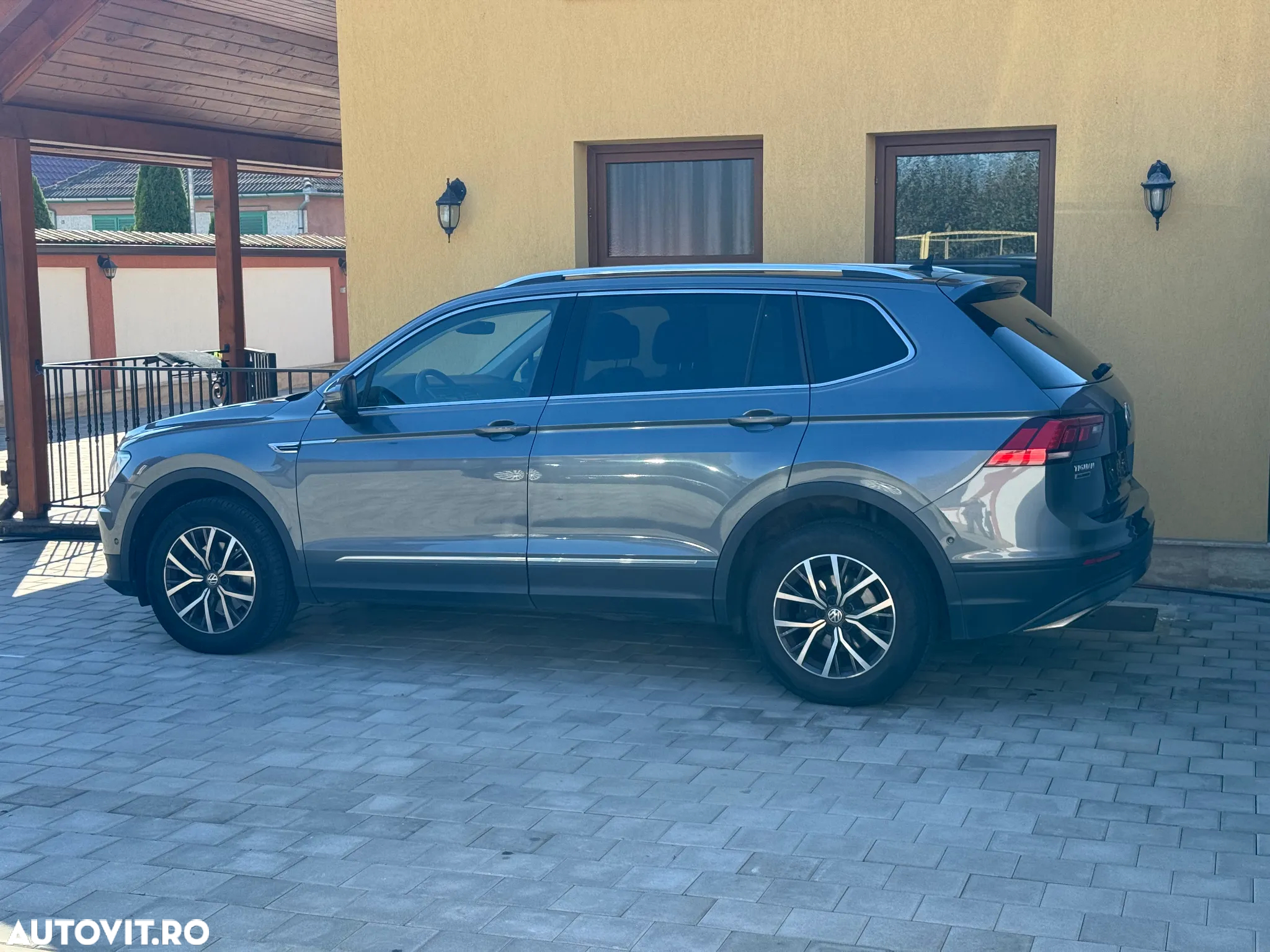 Volkswagen Tiguan Allspace 2.0 TDI SCR DSG Comfortline - 28