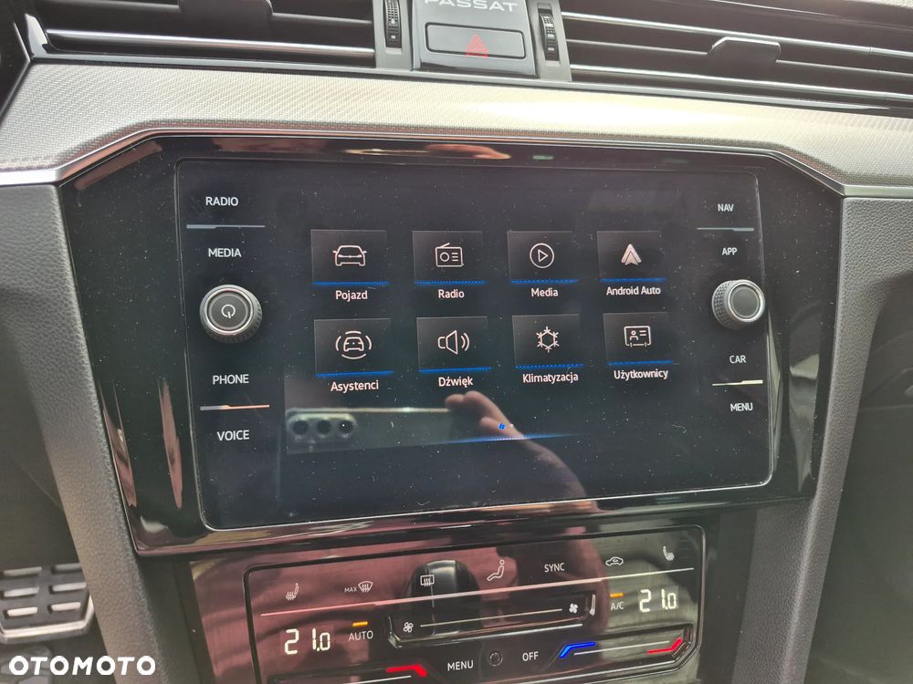 Volkswagen Passat - 13