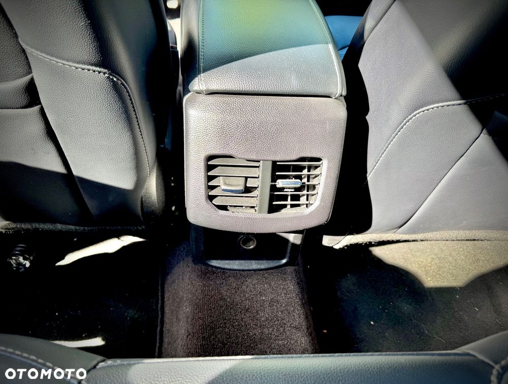 Ford Fusion - 16