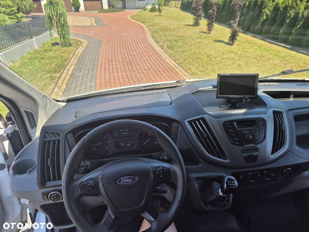 Ford Transit - 12