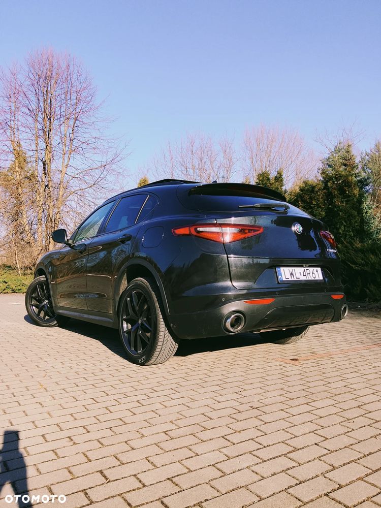 Alfa Romeo Stelvio - 15