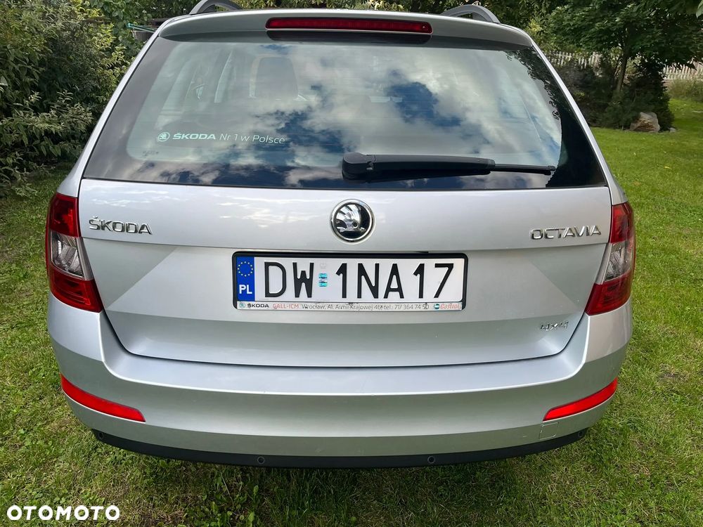 Skoda Octavia 2.0 TDI 4x4 Ambition DSG - 6