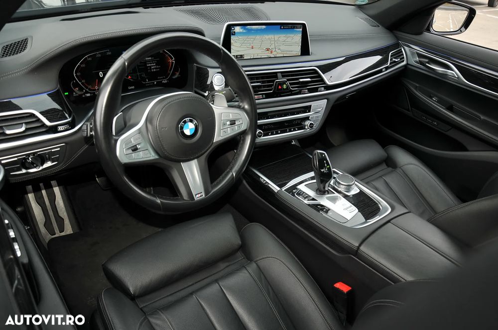 BMW Seria 7 730d xDrive MHEV - 12