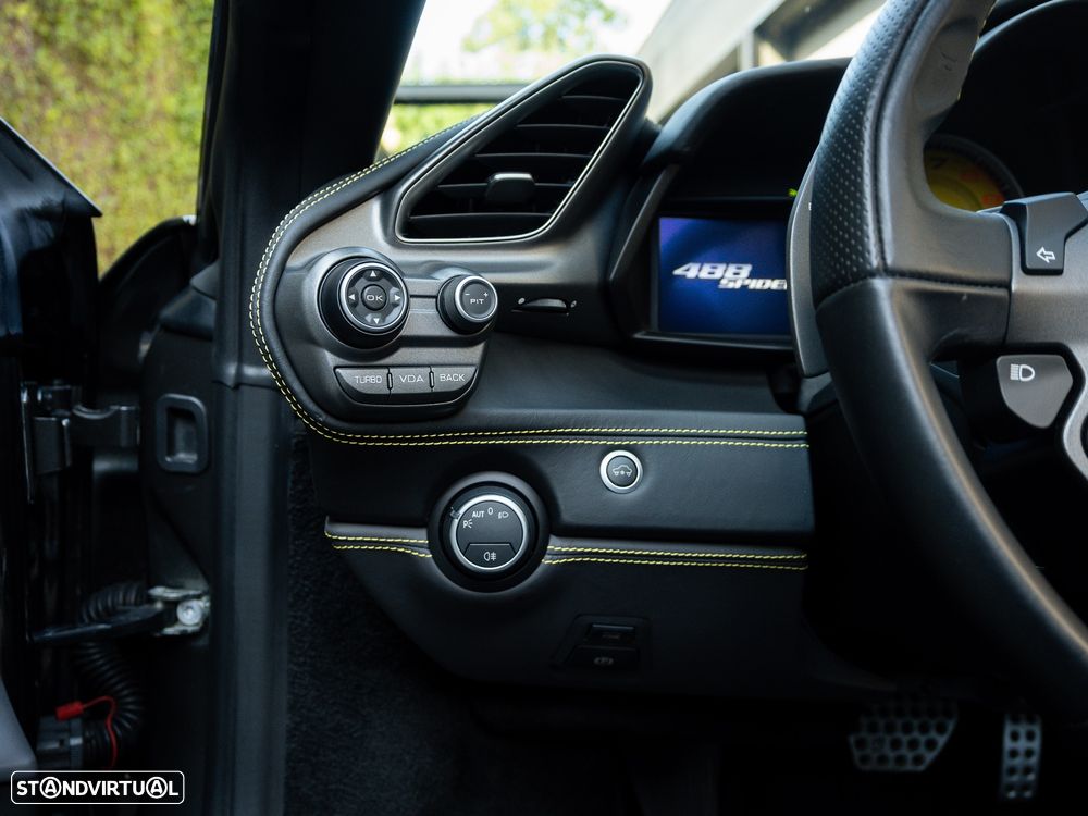 Ferrari 488 GTB Spider - 44