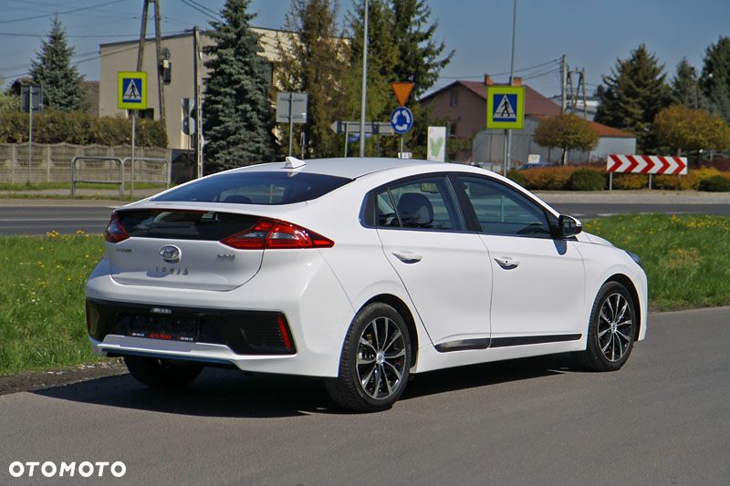 Hyundai IONIQ 1.6 GDI Premium - 2