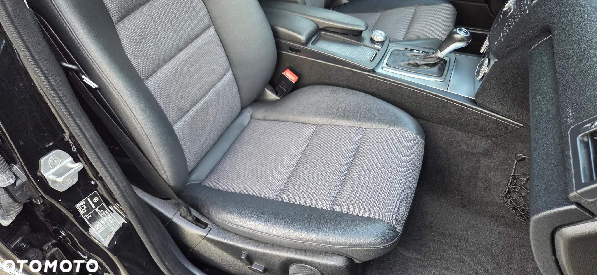 Mercedes-Benz Klasa C 180 T CGI Automatik BlueEFFICIENCY Avantgarde - 35