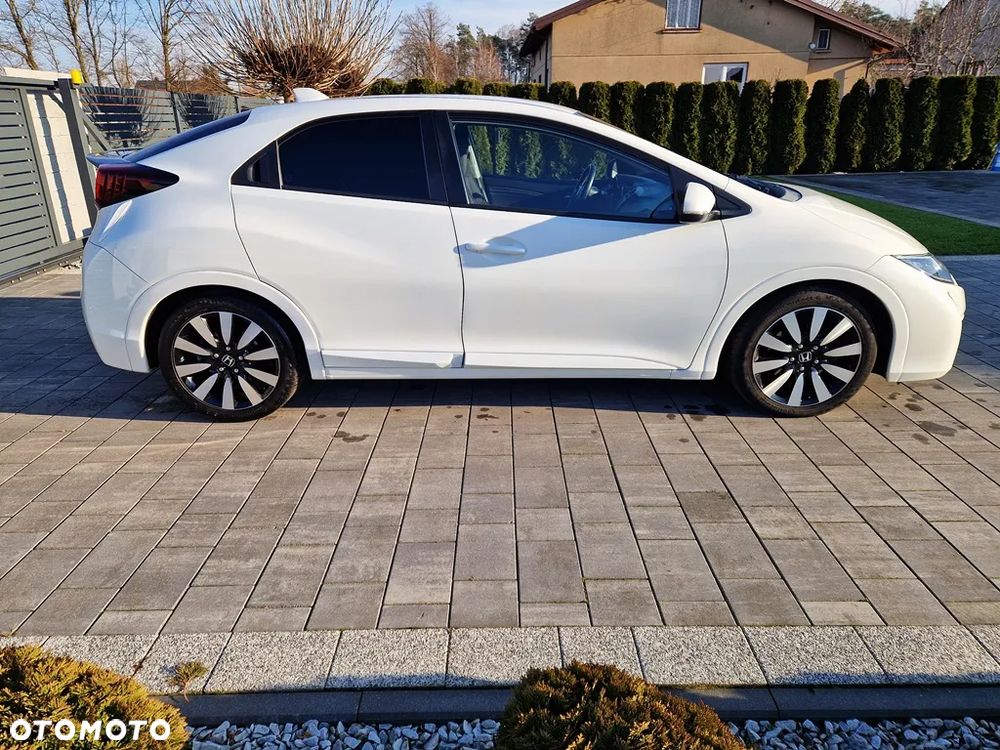 Honda Civic 1.8 i-VTEC Executive Black Edition - 9