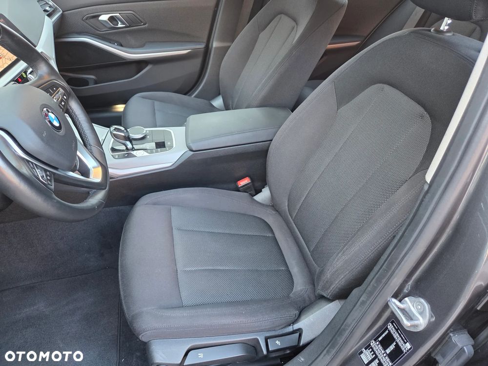 BMW Seria 3 318d Advantage - 10