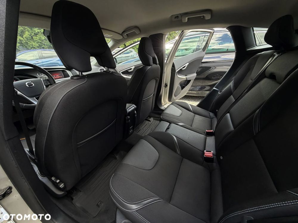 Volvo V40 D4 Geartronic Momentum - 20
