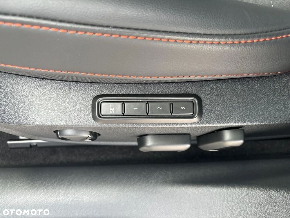 Seat Leon 1.5 eTSI FR DSG - 17