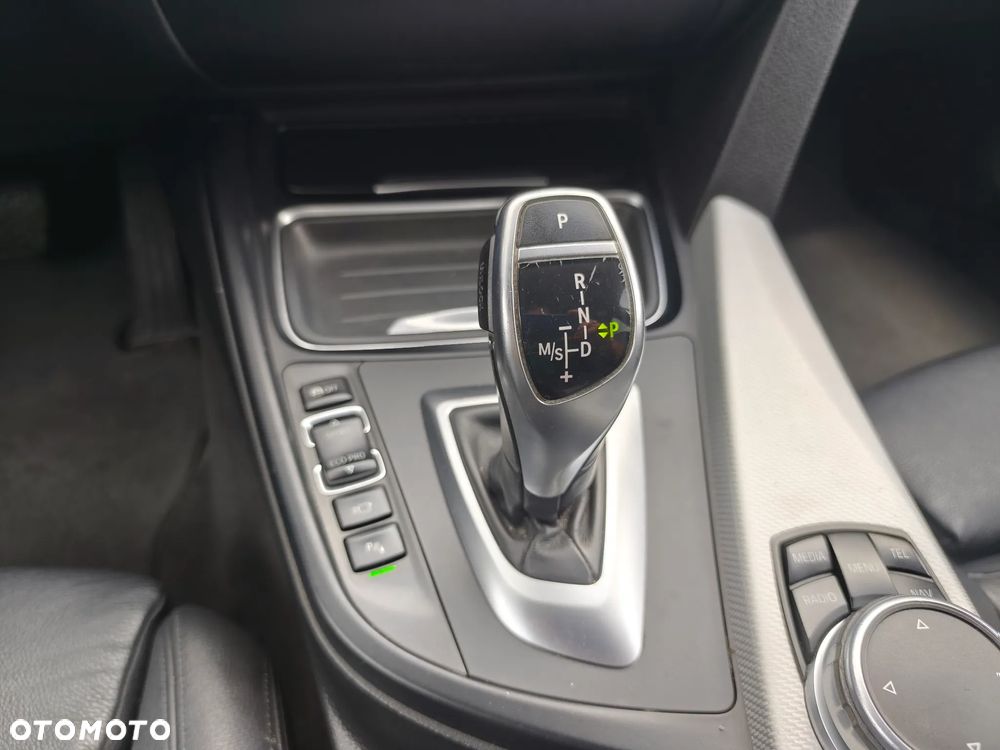 BMW Seria 3 320d xDrive Edition M Sport Shadow - 22